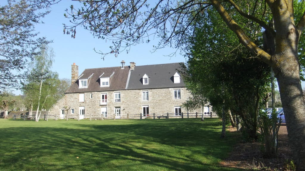 Gites De L'Aumondiere Condé-sur-Noireau Exterior foto